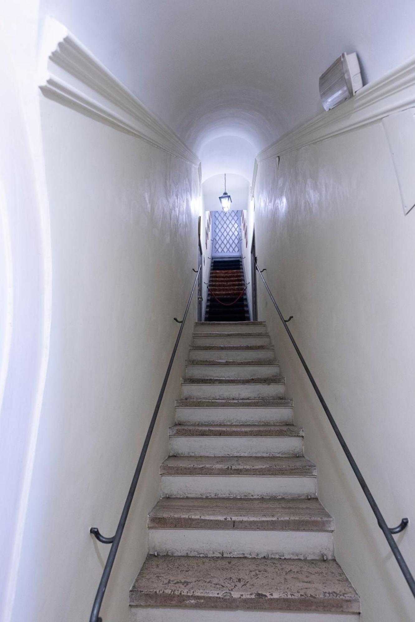 Barberini Apt Close To Fontana Di Trevi 罗马 外观 照片