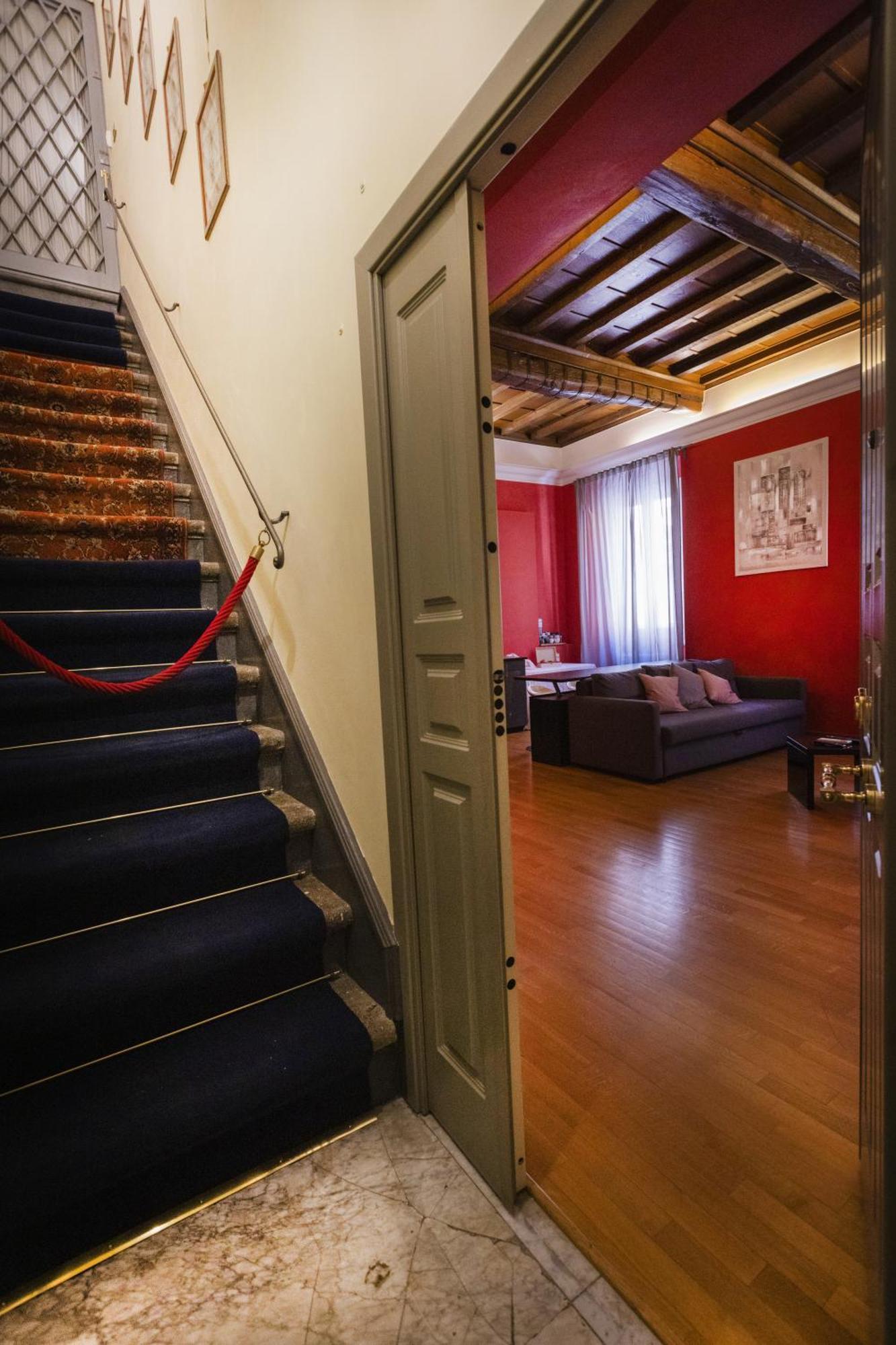 Barberini Apt Close To Fontana Di Trevi 罗马 外观 照片