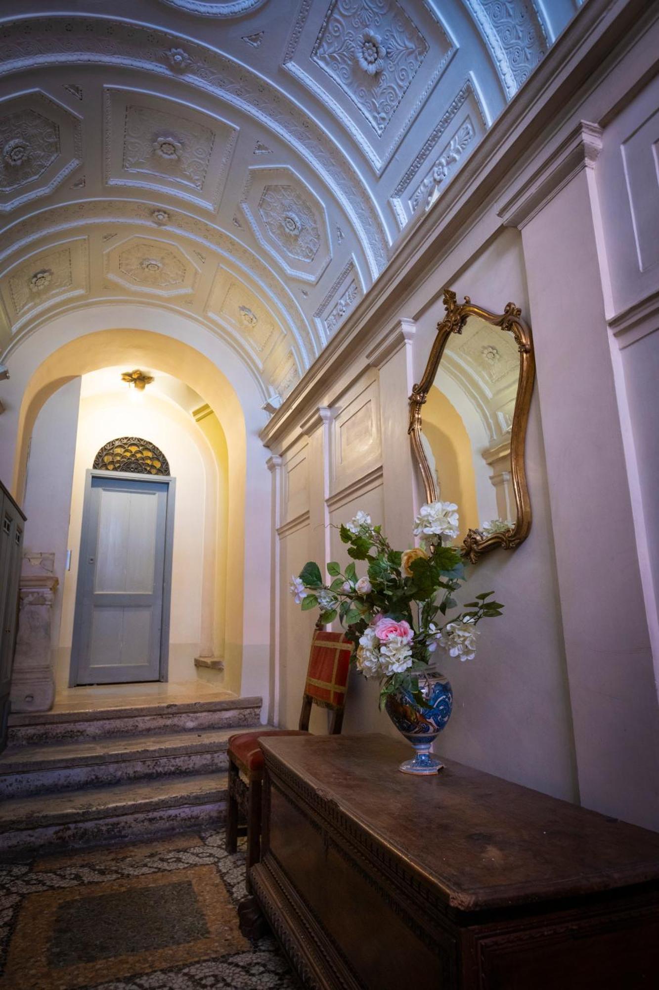 Barberini Apt Close To Fontana Di Trevi 罗马 外观 照片